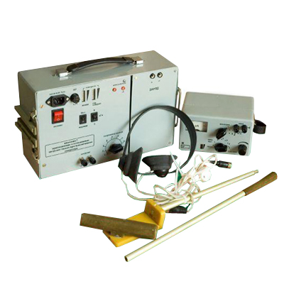 Аппаратура нахождения трасс и повреждений изоляции подземных газопроводов и других коммуникаций АНТПИ-2 (АНТПИ-У — усовершенствованная модель)