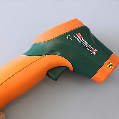 Пирометр Extech 42509/инфракрасный термометр с двойным лазером и цветовой предупреждающей сигнализацией. От -20°C до 510°C, 12:1